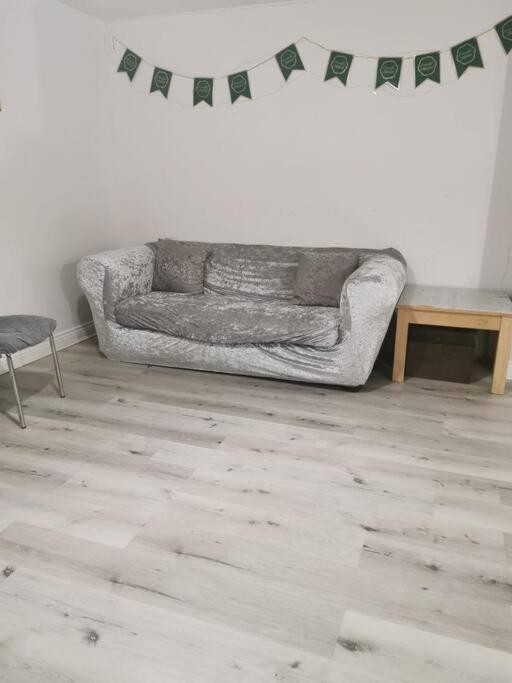 3 Bedroom Home Near Windsor Castle, Legoland, & Heathrow Slough Exterior foto